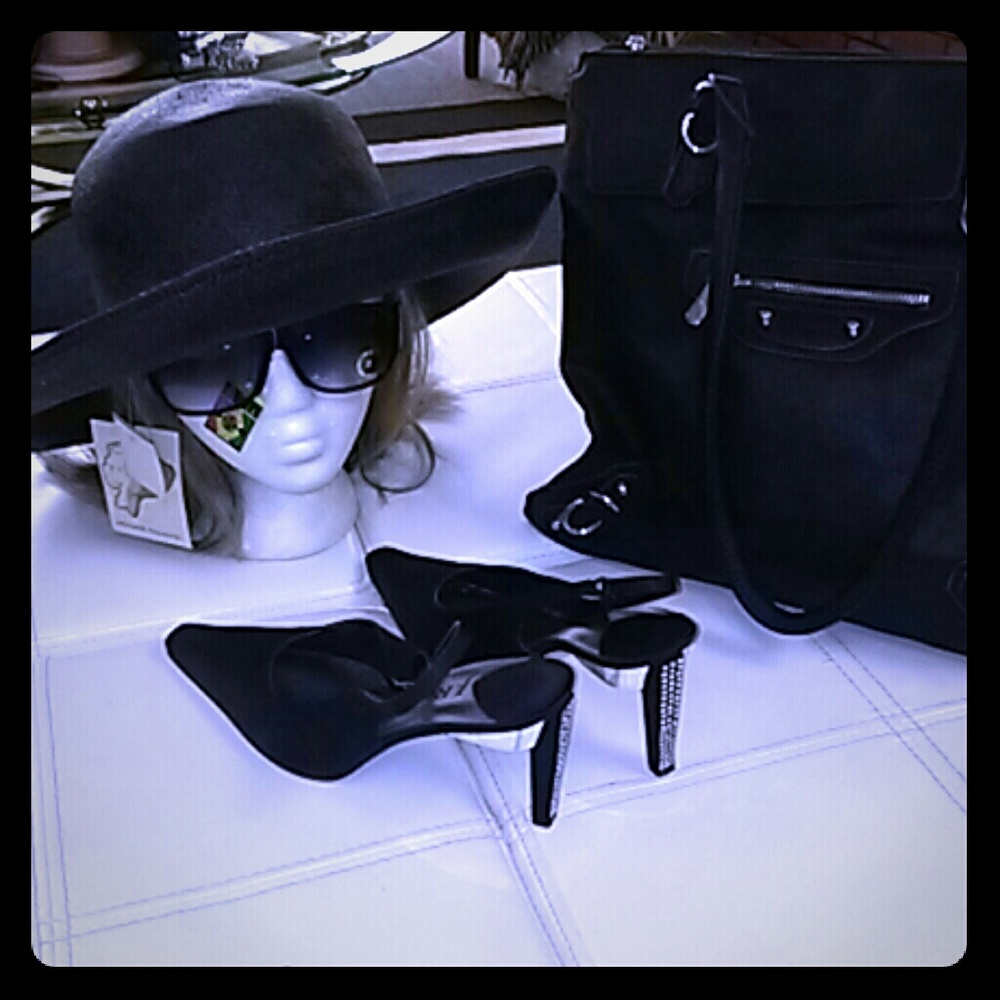 1pr New Black J.Renee' single strap dress shoe