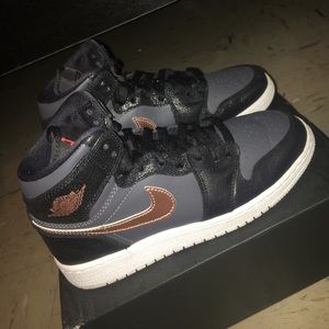 Air Jordan 1 Retro High size 4.5Y
