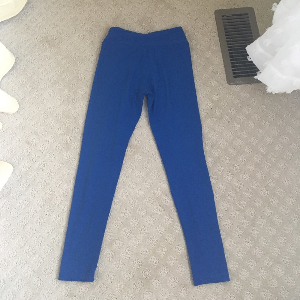 I'm selling a LEGGINGS PACK!!!!