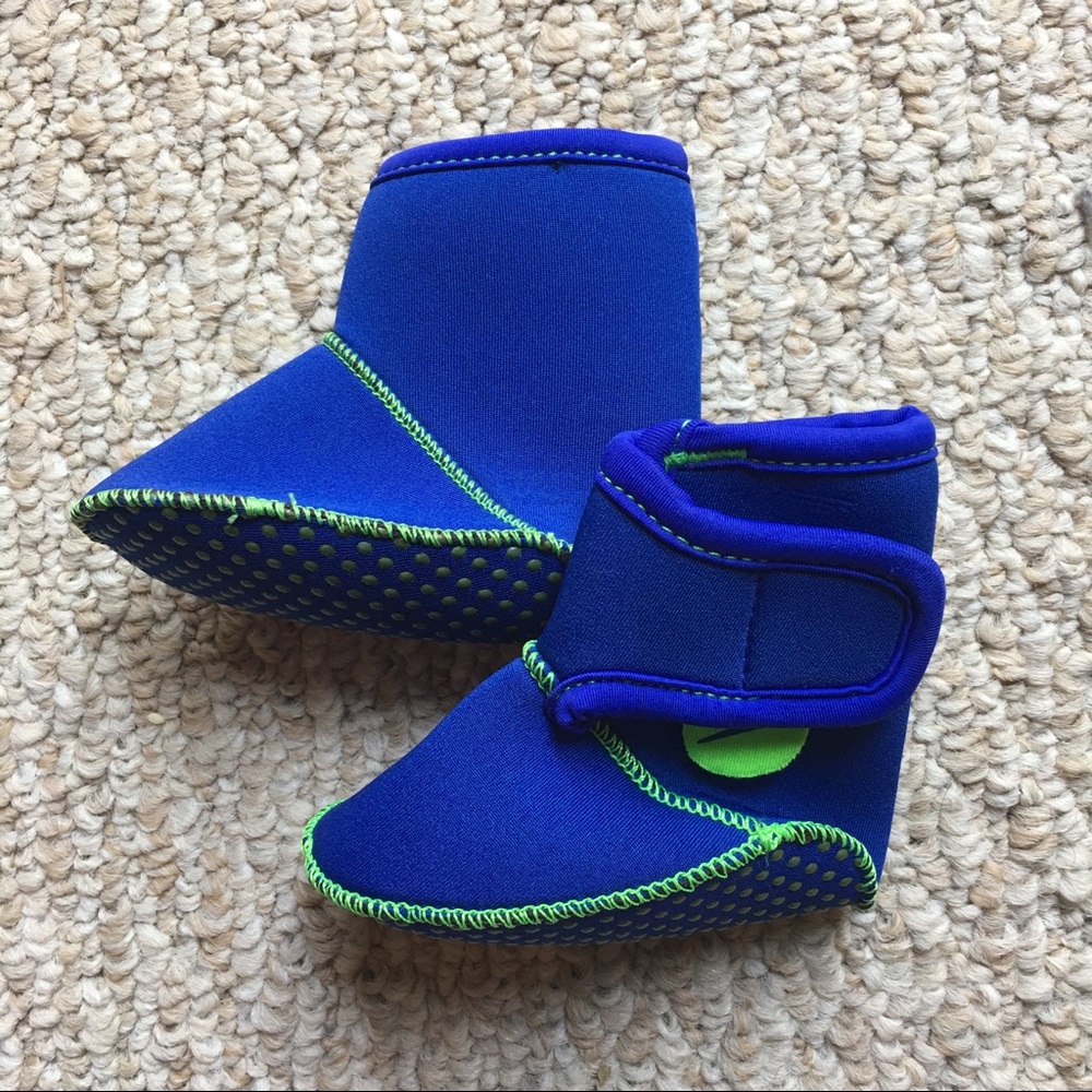 Speedo water shoes
