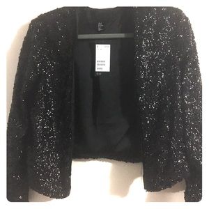 Brand new never worn h&m black crop blazer