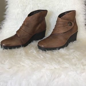 Earth Brand Brown Wedge Booties - Never Worn - sz8