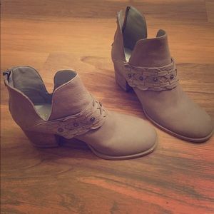 NWOT Nine West Booties