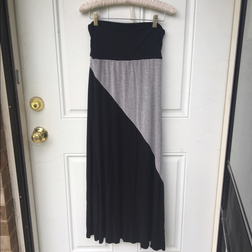 Black and gray fold over waist maxi skirt.