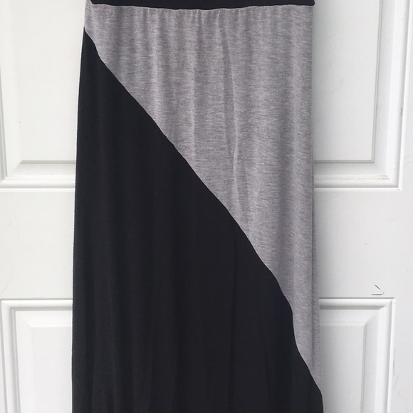 Black and gray fold over waist maxi skirt. - Picture 2 of 4