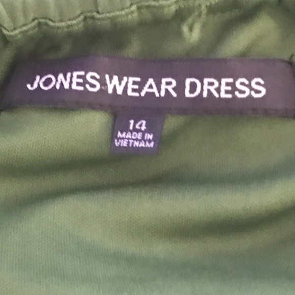 Jones Wear Green Dress - Picture 3 of 3