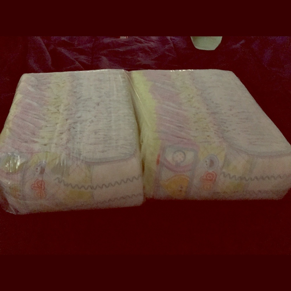 Pampers/diapers