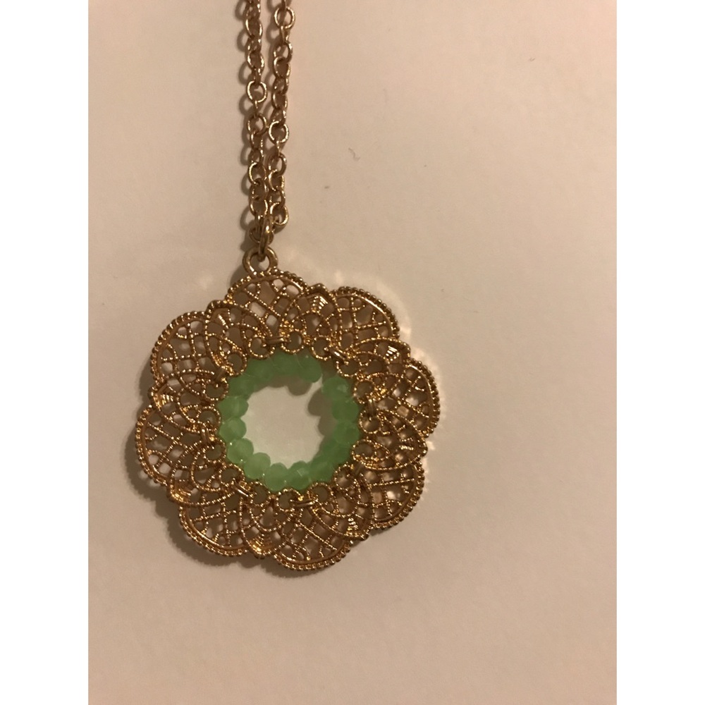 🌀 Gold Flower Necklace