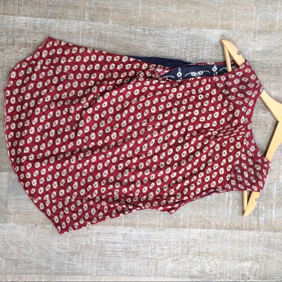 Tiny (Anthro) hi low embroidered Blouse sleeveless - Picture 3 of 5