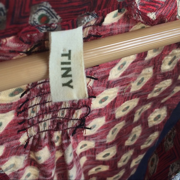 Tiny (Anthro) hi low embroidered Blouse sleeveless - Picture 4 of 5