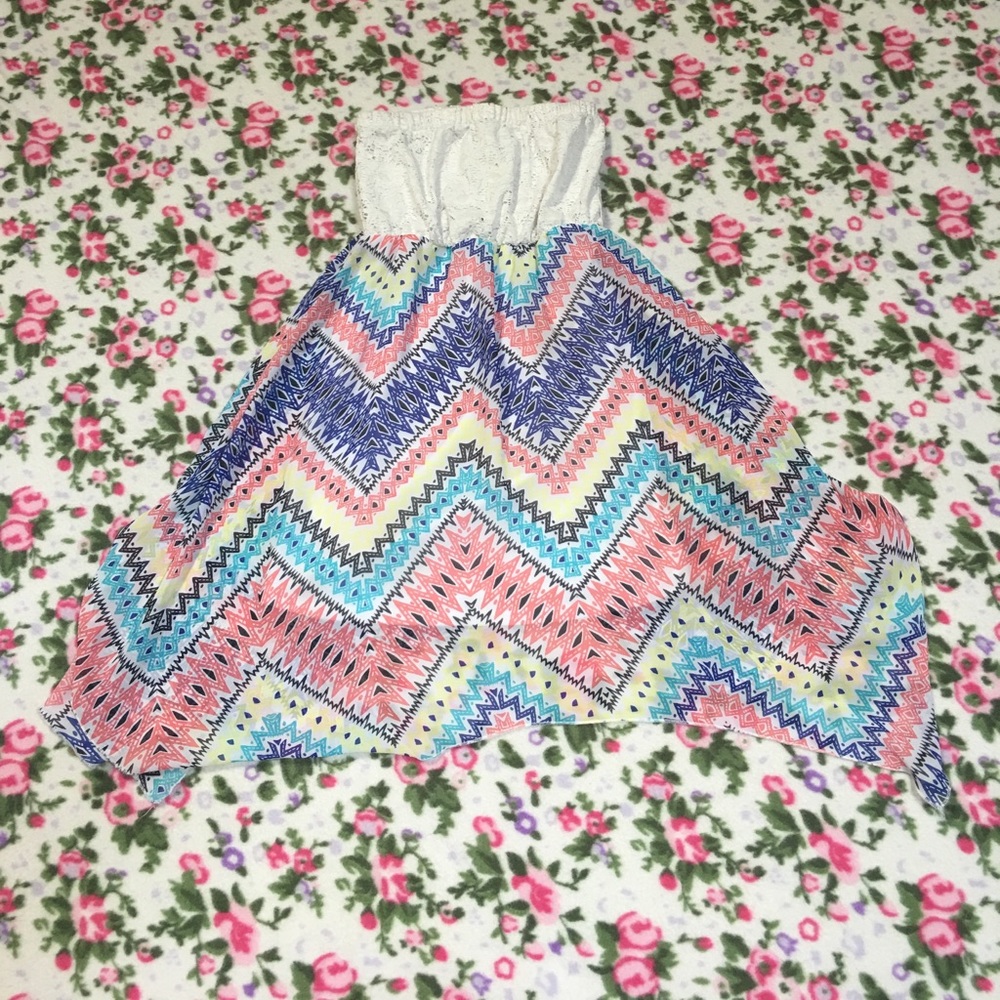 Cute strapless colorful dress no stains or rips