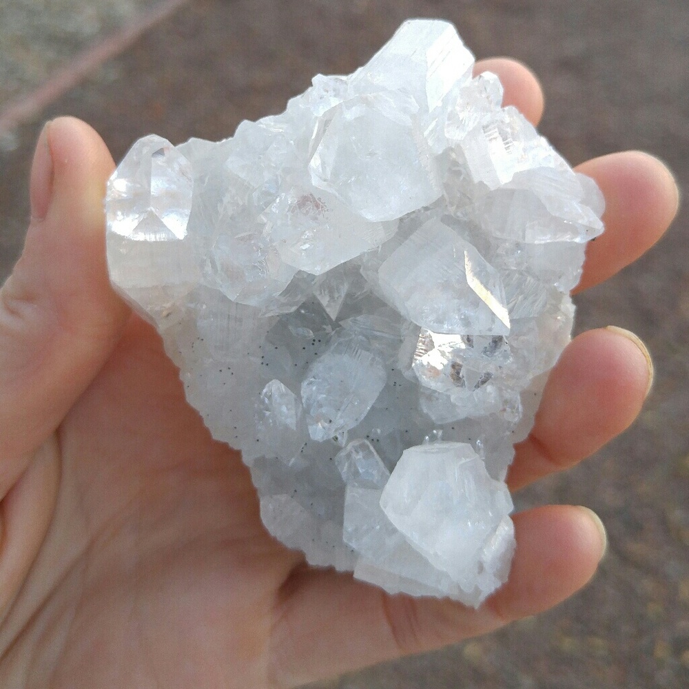Powerful zeolite, stands upright on its side.
