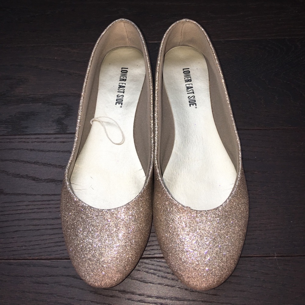 Price Drop! 🎉 Gold Sparkle Flats. Size 8.5.