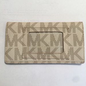 Michael kors wallet
