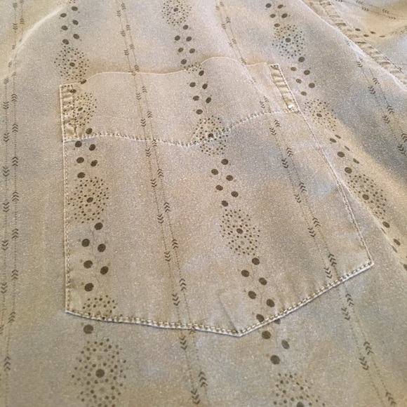 BKE 67 size extra large button down long sleeve - Picture 3 of 7