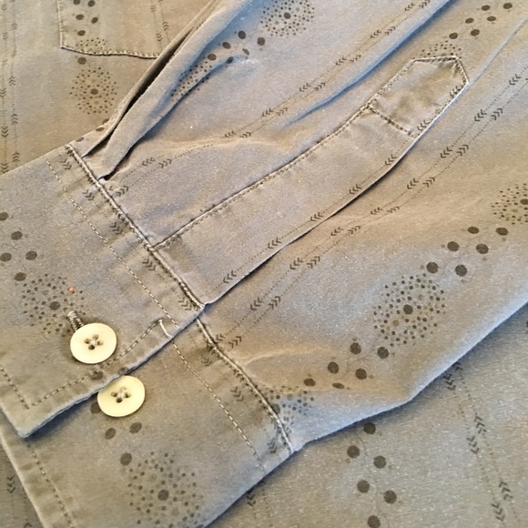 BKE 67 size extra large button down long sleeve - Picture 4 of 7