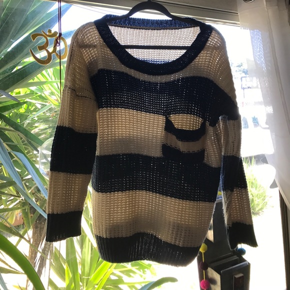 White and blue stripped soft sweater - Picture 1 of 2