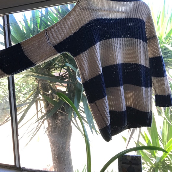 White and blue stripped soft sweater - Picture 2 of 2