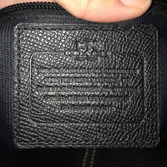 Auth COACH leather tote with Gold accent - Picture 3 of 8