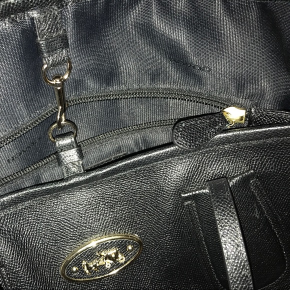 Auth COACH leather tote with Gold accent - Picture 7 of 8