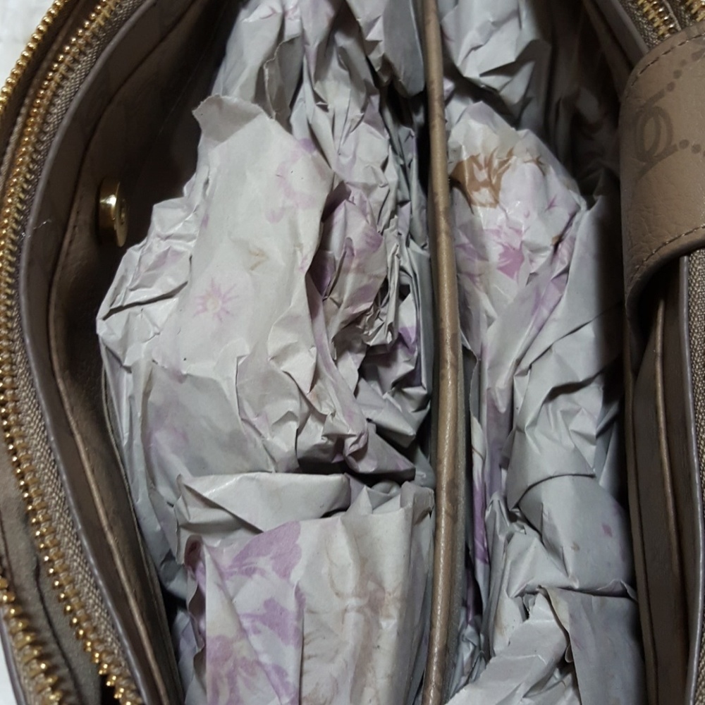 NWT bebe Alexis Monogram Triple Entry Tote - Picture 4 of 8