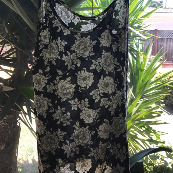 Brandy Melville dress - Picture 2 of 3