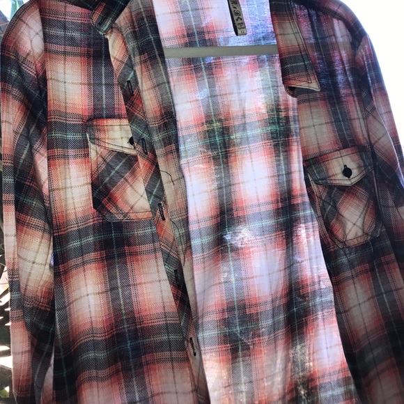 Cute flannel - Picture 2 of 2