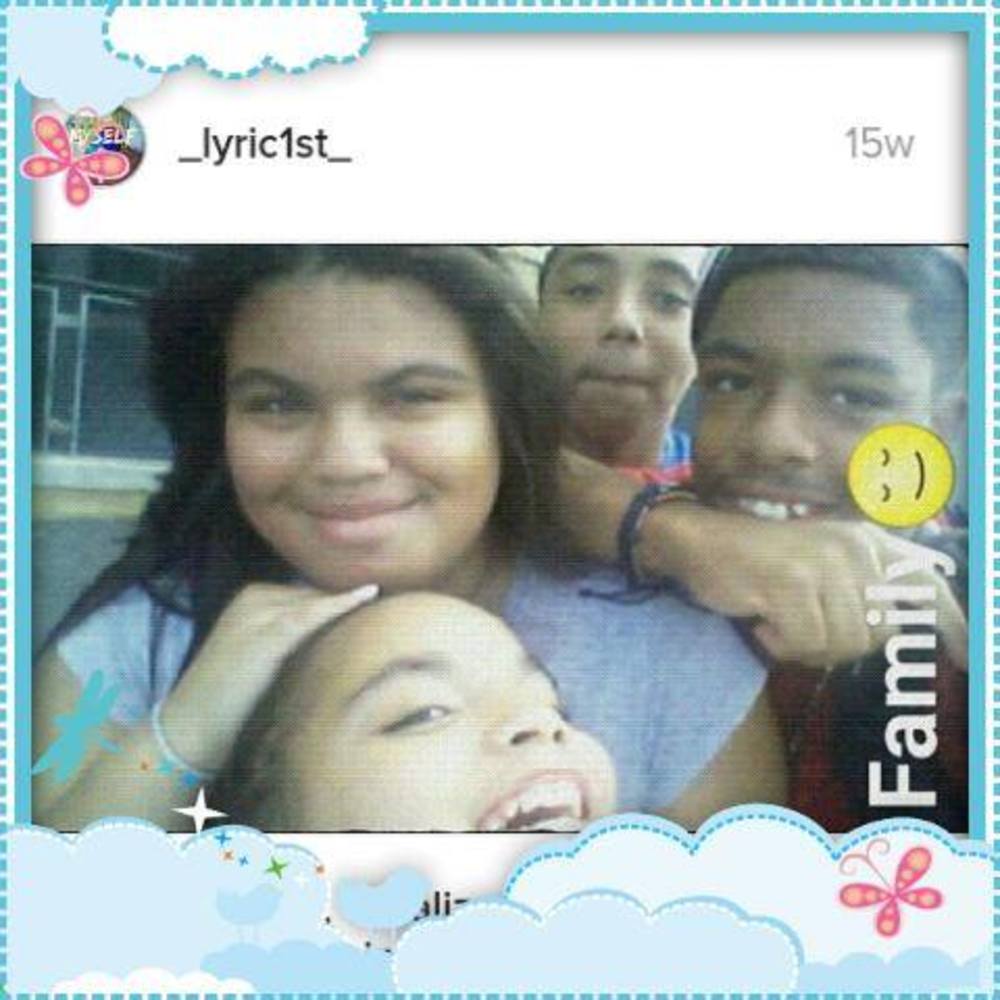 Meet your Posher, Dominique