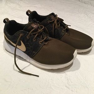 Nike Roshe One Run Print Military