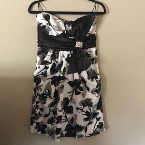 Black and white floral pattern dress