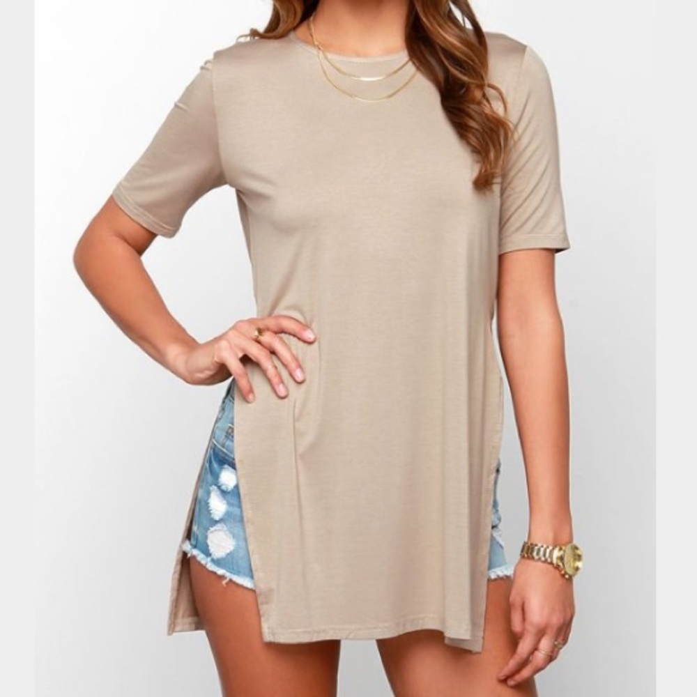 Lulu*s Glamorous Tunic of Time Top