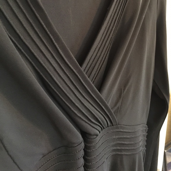 Black top - Picture 2 of 3