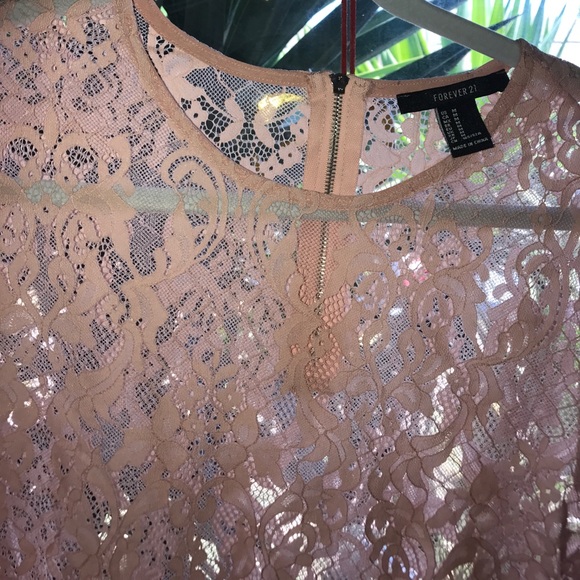 Pink lace top - Picture 2 of 3