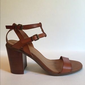 American Eagle Thick Heel Pumps