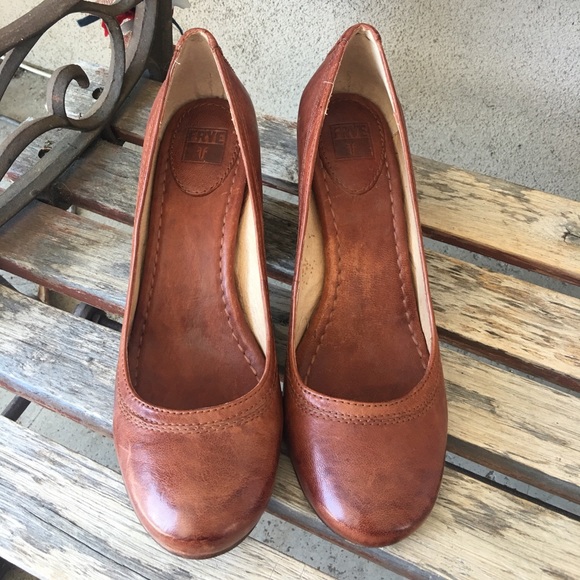 Frye Shoes - Frye Carson pump size 9