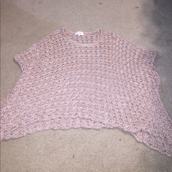 Crotchet overlay top - Picture 2 of 4