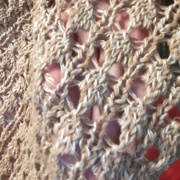 Crotchet overlay top - Picture 3 of 4