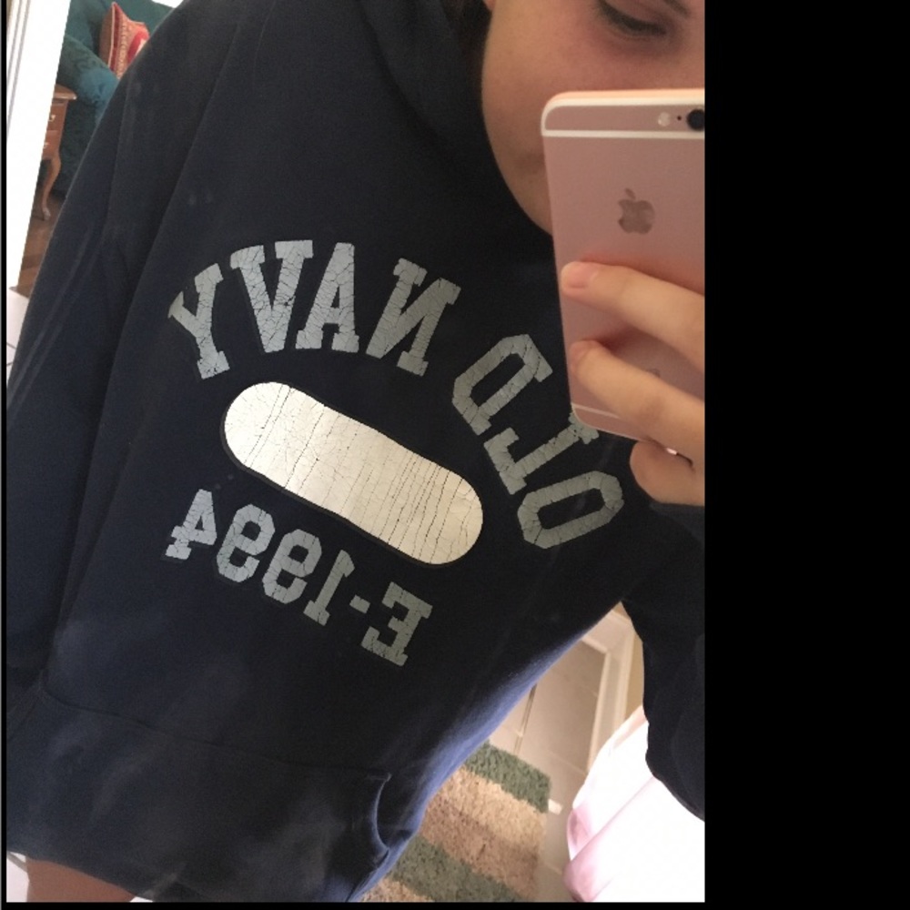 Old navy oversized hoodie. (Color: navy blue)