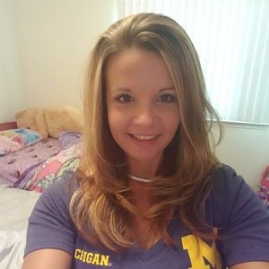 Meet your Posher, Crystal