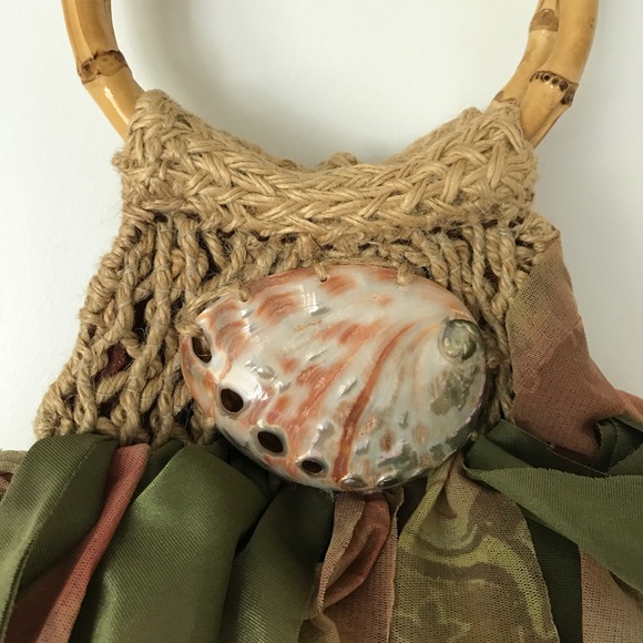 ONE OF A KIND HANDMADE NATURAL BAG.SMALL. GREEN. - Picture 3 of 8