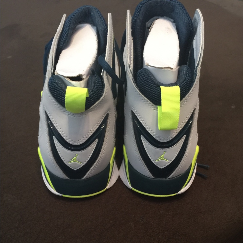 New Jordan seahawk Size 13