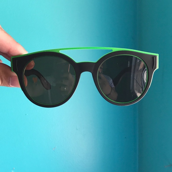 *SOLD* GIVENCHY UNISEX BROWN+GREEN SUNGLASSES - Picture 2 of 5