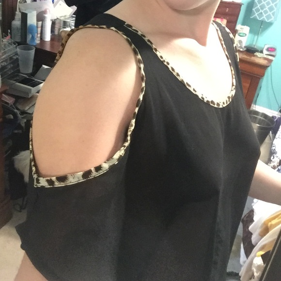 Sassy slit shoulder cheetah top!! - Picture 2 of 4