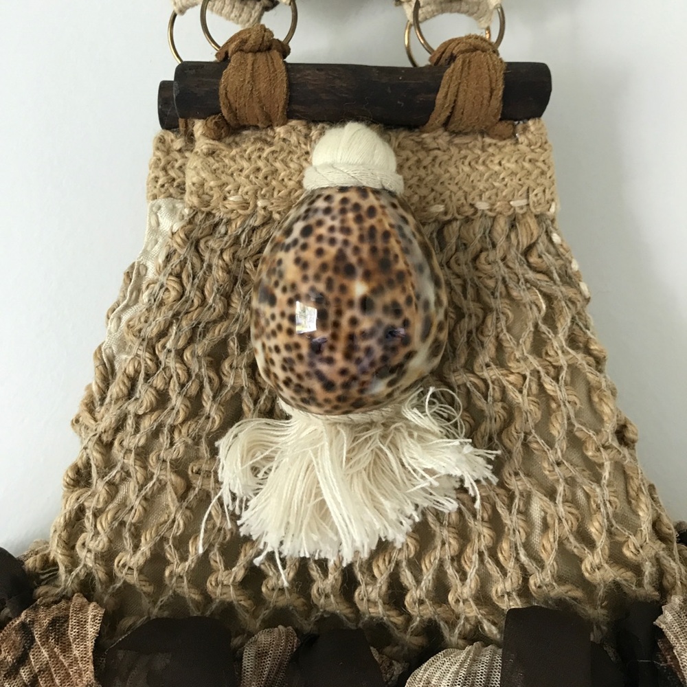 ONE OF A KIND HANDMADE NATURAL BAG.SMALL. BROWN. - Picture 3 of 8