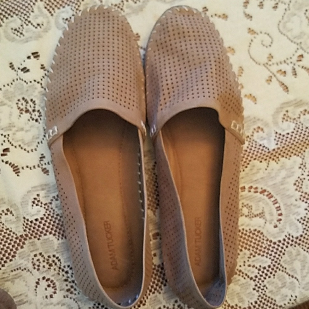 Tan flats