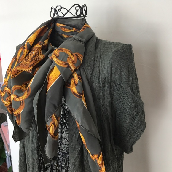 Scarf - Picture 5 of 8