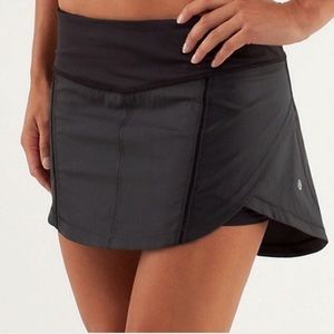 Lululemon Full stride black skirt run tennis M 8