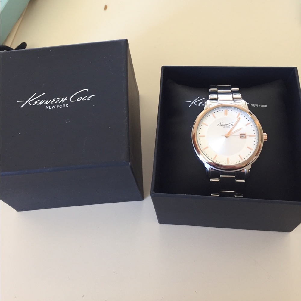 Kenneth Cole wristwatch