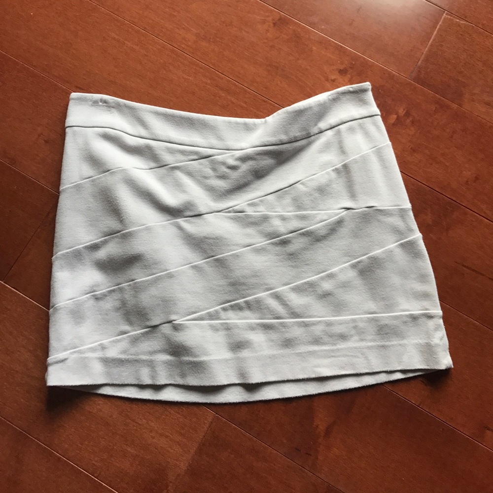 Nude Mini skirt
