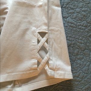 White cotton/spandex capris with lattice detail